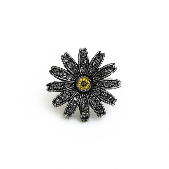 Elegant Silver and Yellow Daisy Brooch. - Picture 1 of 6